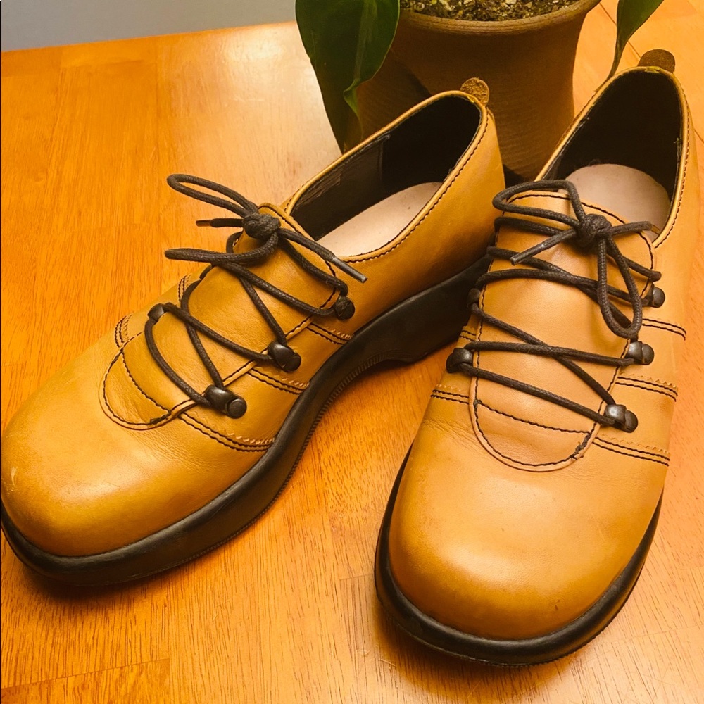 DANSKO Golden Gate Janika Oxford Clogs Mustard